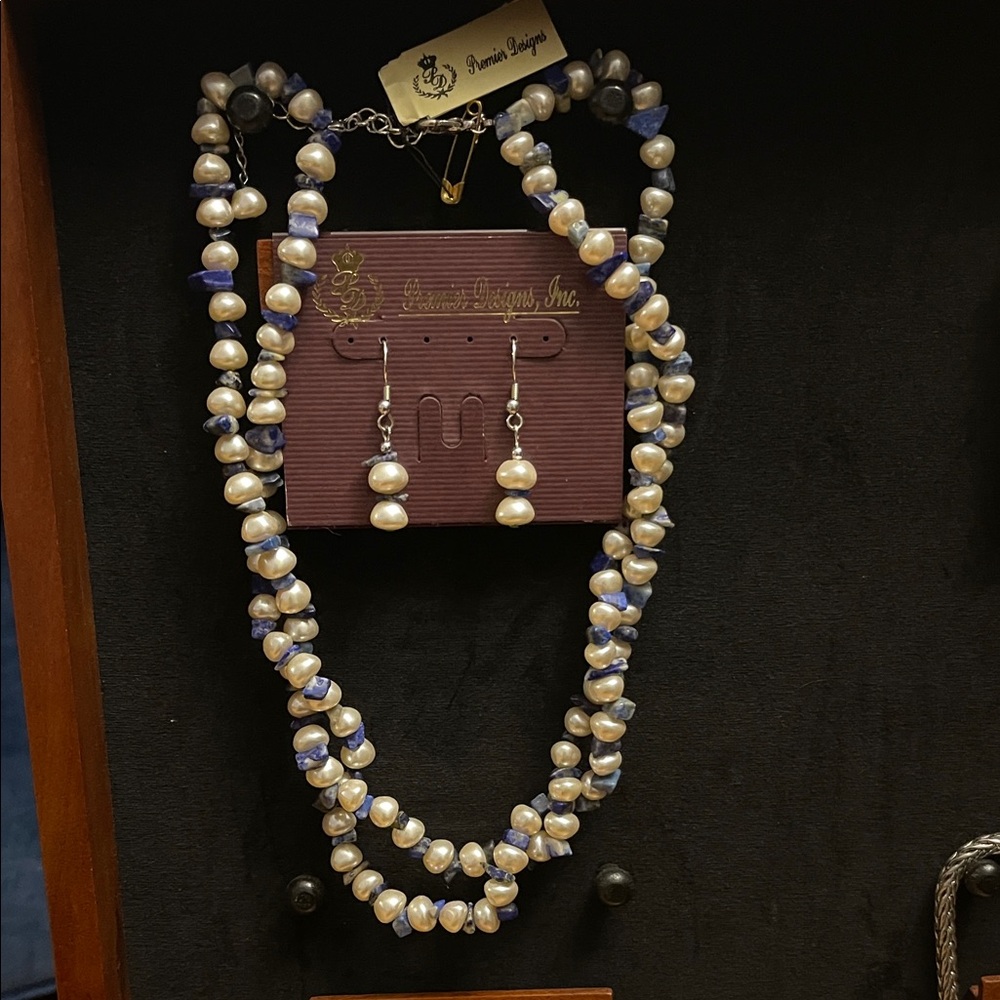 Premier Designs Pearl and Blue Necklace Set